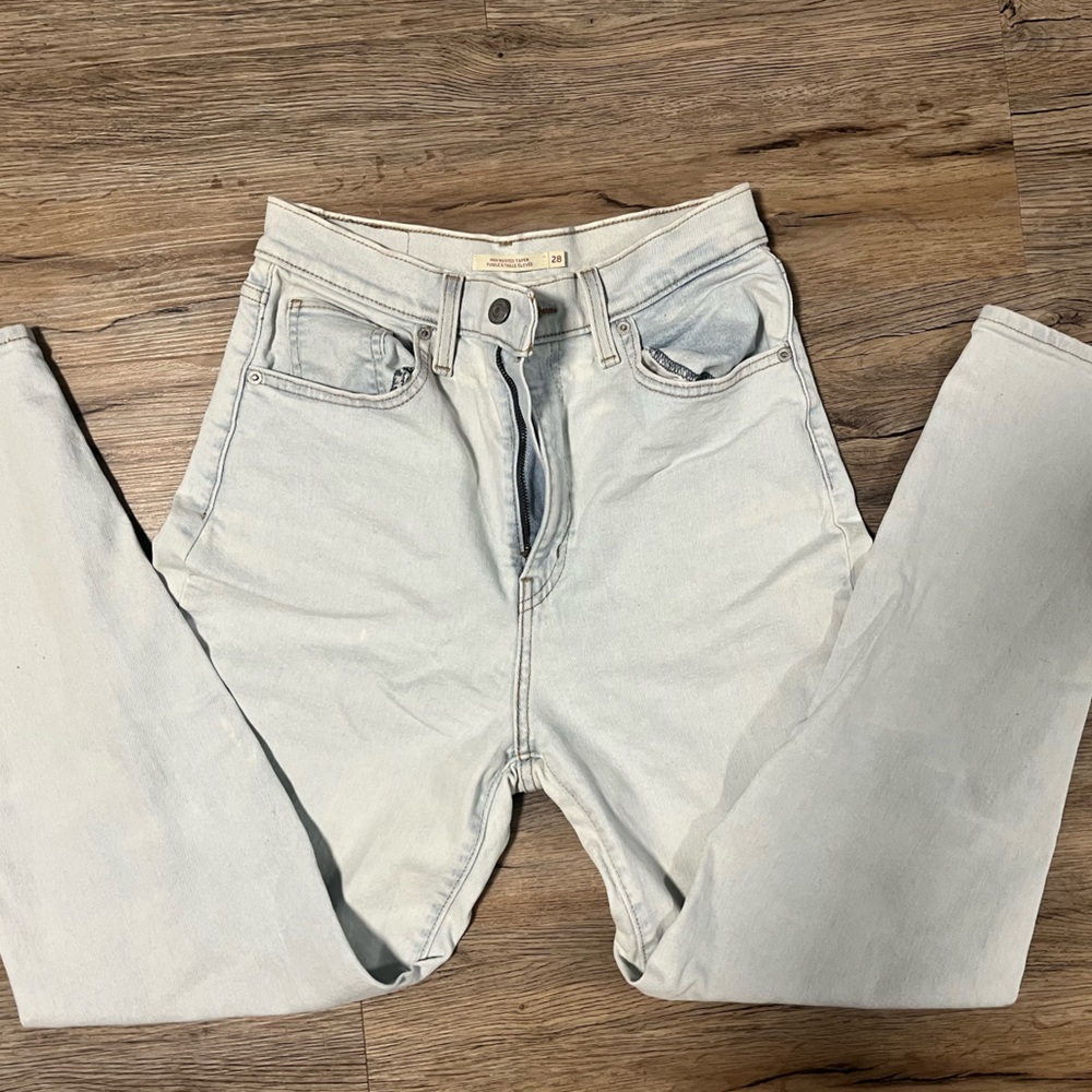 Levi’s High Waisted Taper Jeans